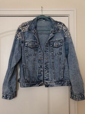Pearl-Embellished Light Blue Denim Jacket - Women